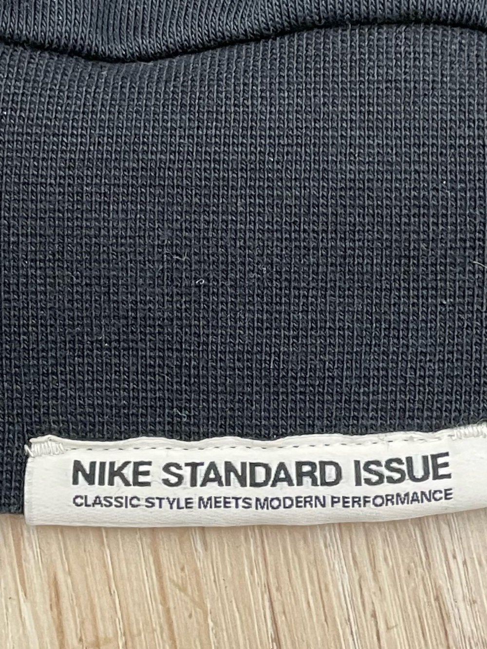 Nike Basketball Standard Issue Pullover Sweatshirt - Picture 3 of 6